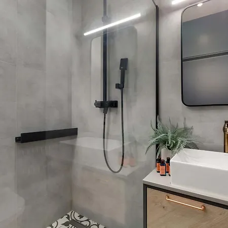 Designerski Z Balkonem I Parkingiem, Blisko Centrum By Renters Premium Appartement